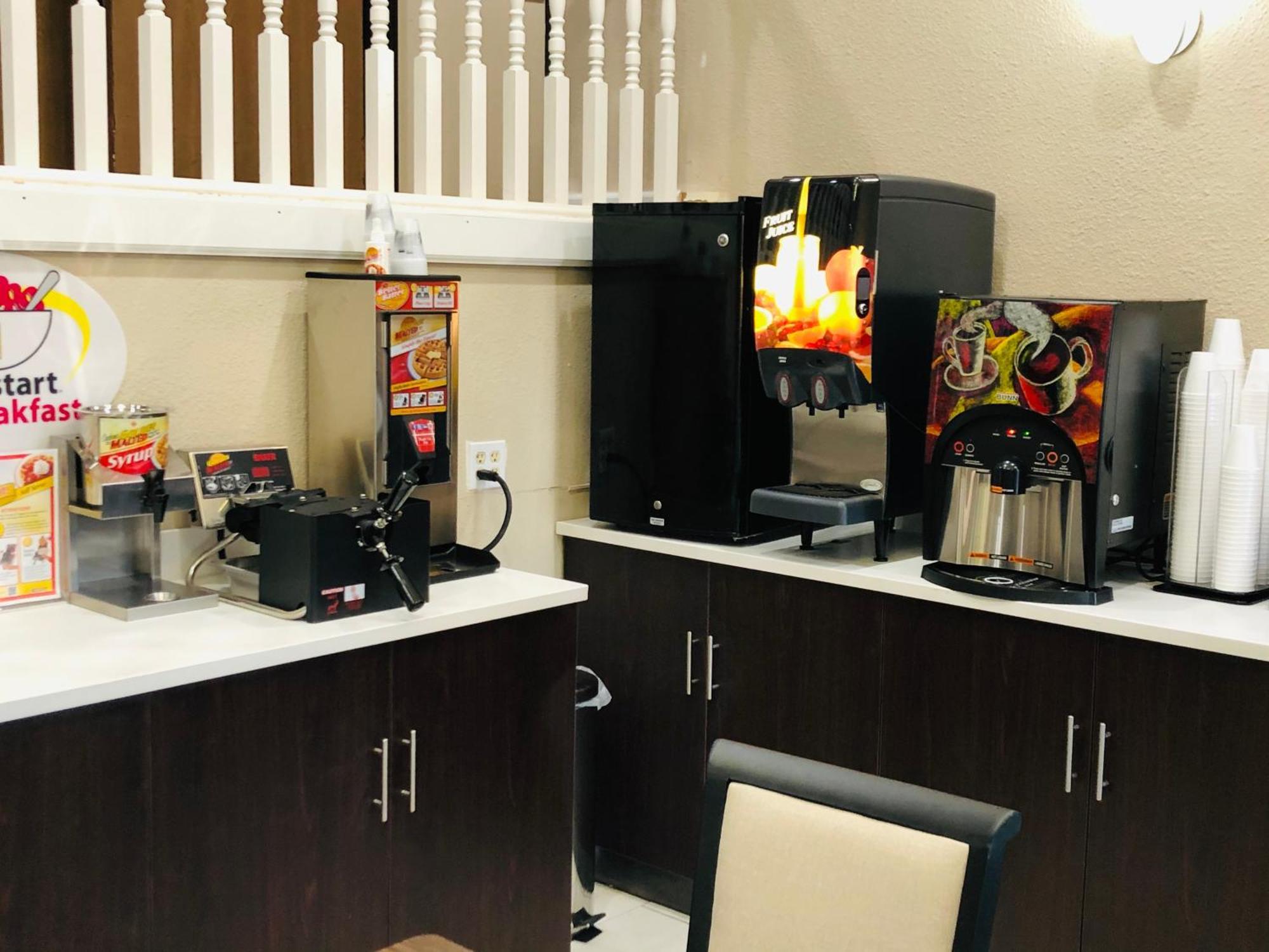 The Inn&Suites Sw אומהה מראה חיצוני תמונה